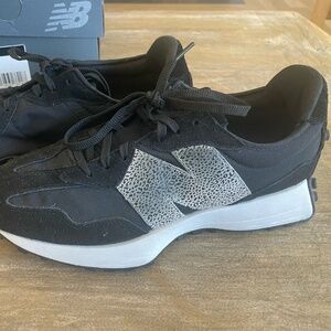 New Balance 327 - Women's 9.5 - Black and Sea Salt